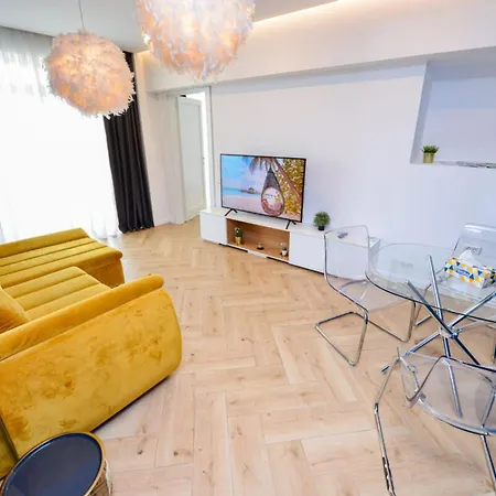 Blue Moon - One Bedroom - Romana Square *